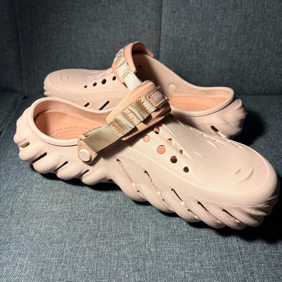 CROCS - Picture 4 of 13